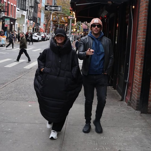 Tamara Falcó con abrigo XL en Nueva York