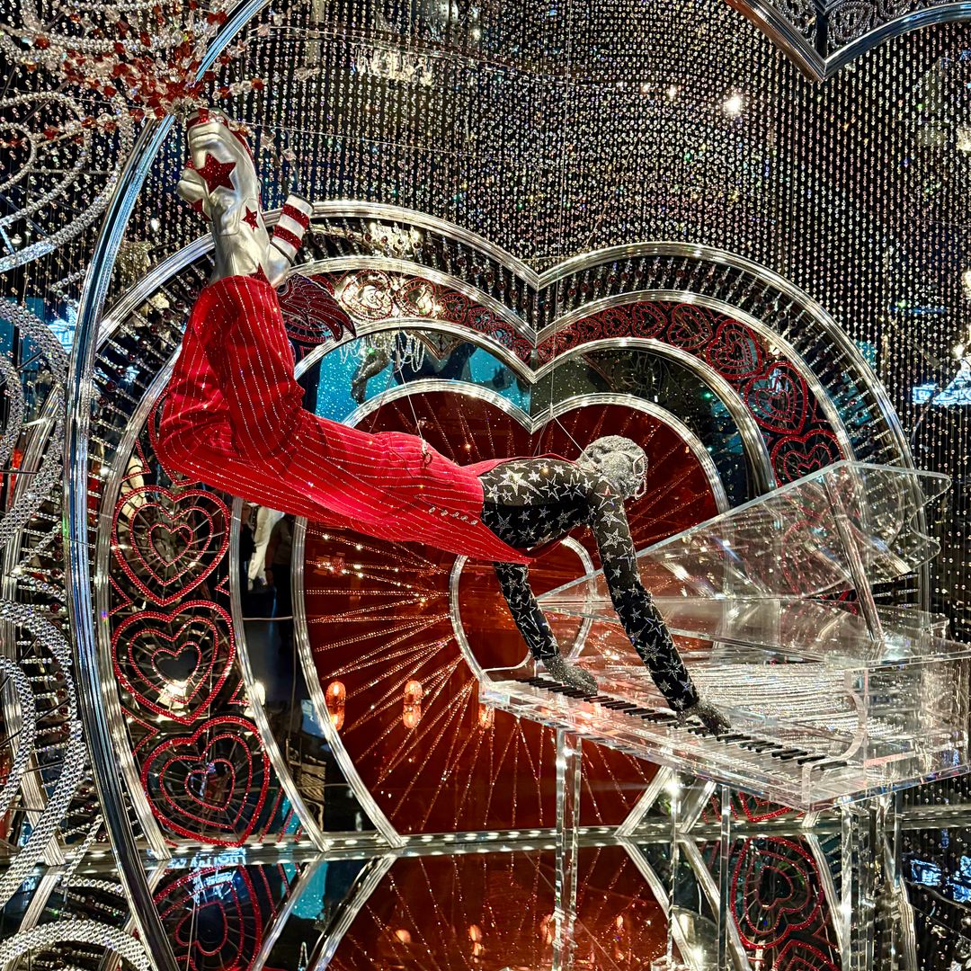 Jardín del museo de Los mundos de cristal de Swarovski, Innsbruck, Austria