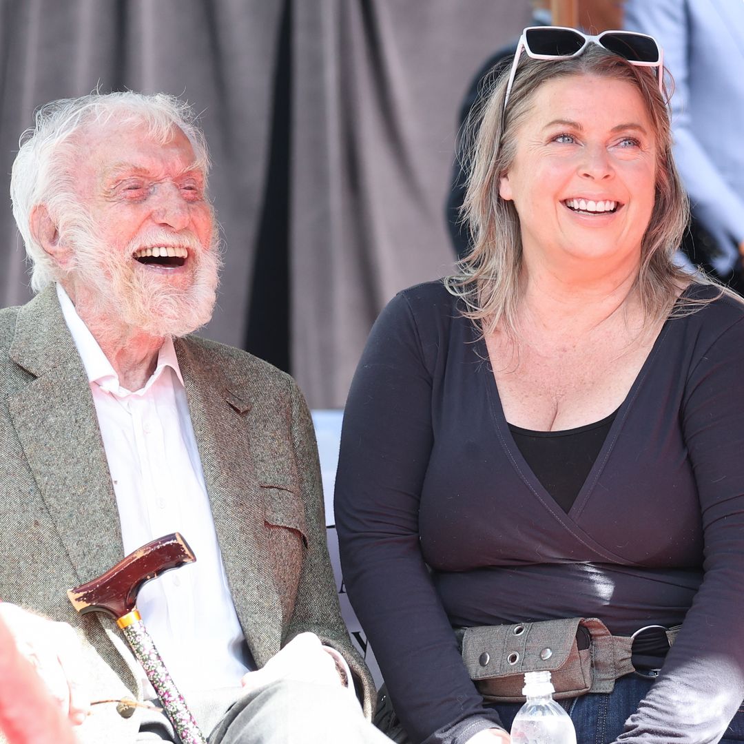 La vida de Dick Van Dyke a punto de cumplir 100 años: casado con una mujer 46 años menor y volcado en la música