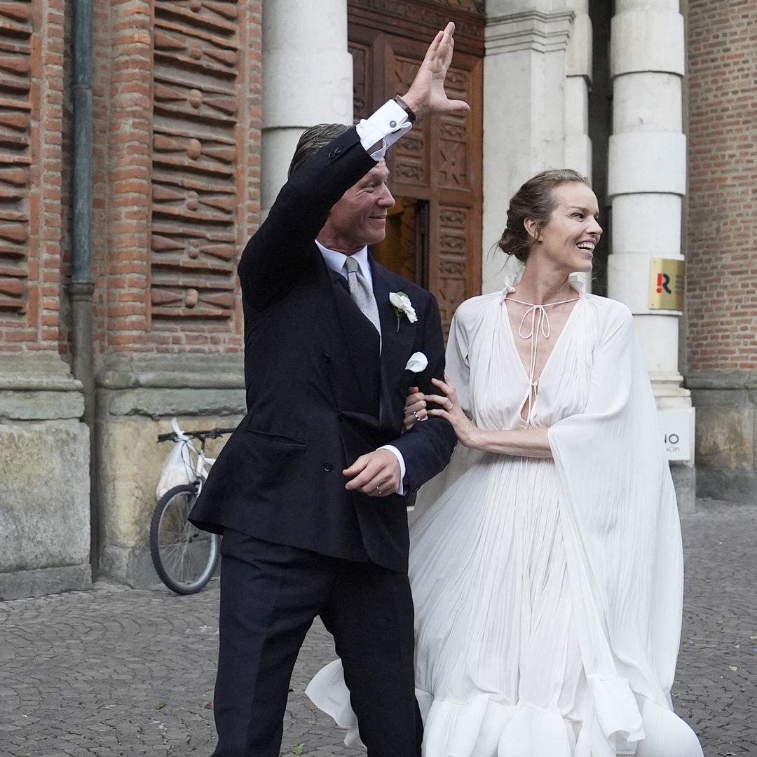 Eva Herzigova, la mítica modelo del Wonderbra, se casa en Turín con el padre de sus hijos tras más de dos décadas juntos