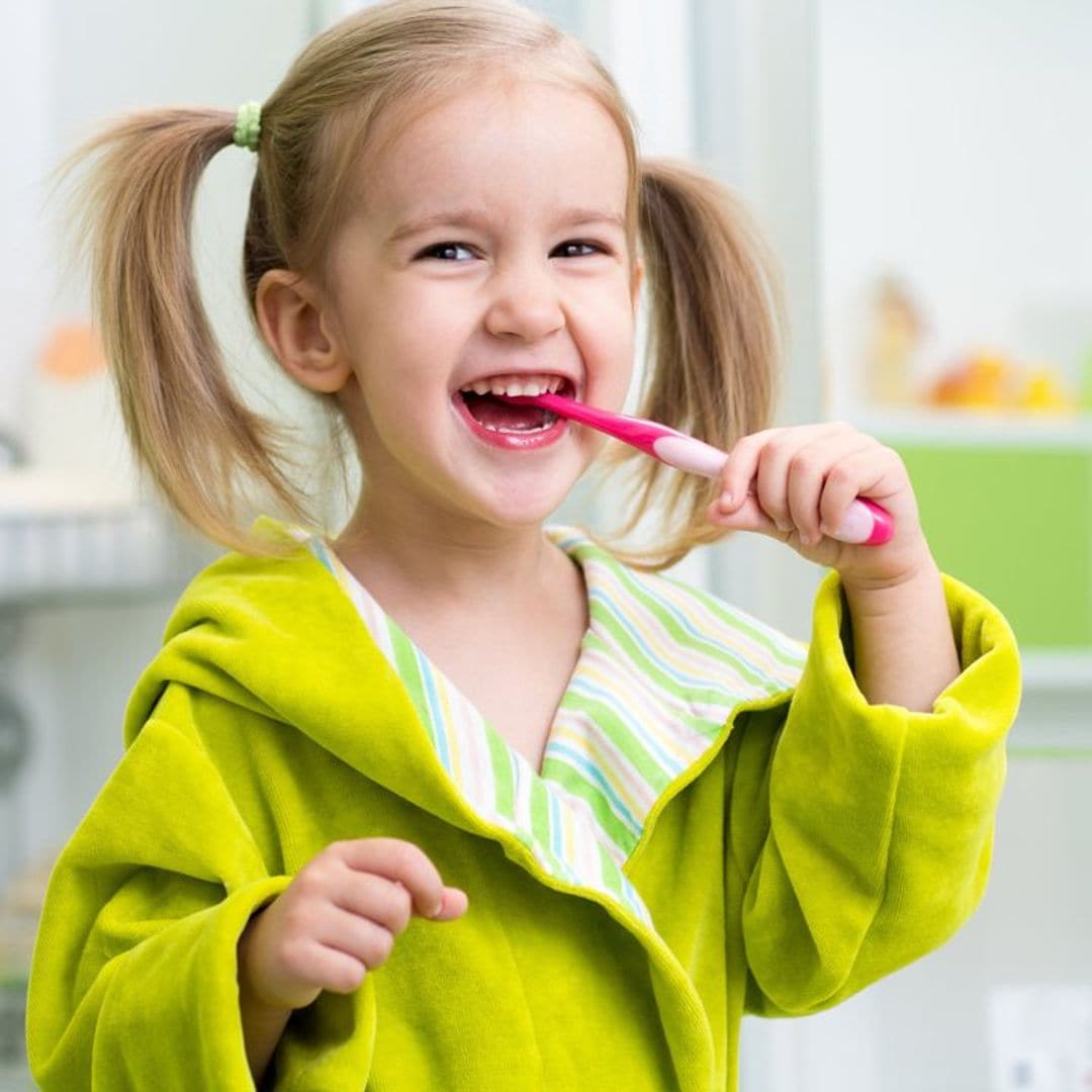 Guía para empezar a lavarse los dientes con pasta y cepillo