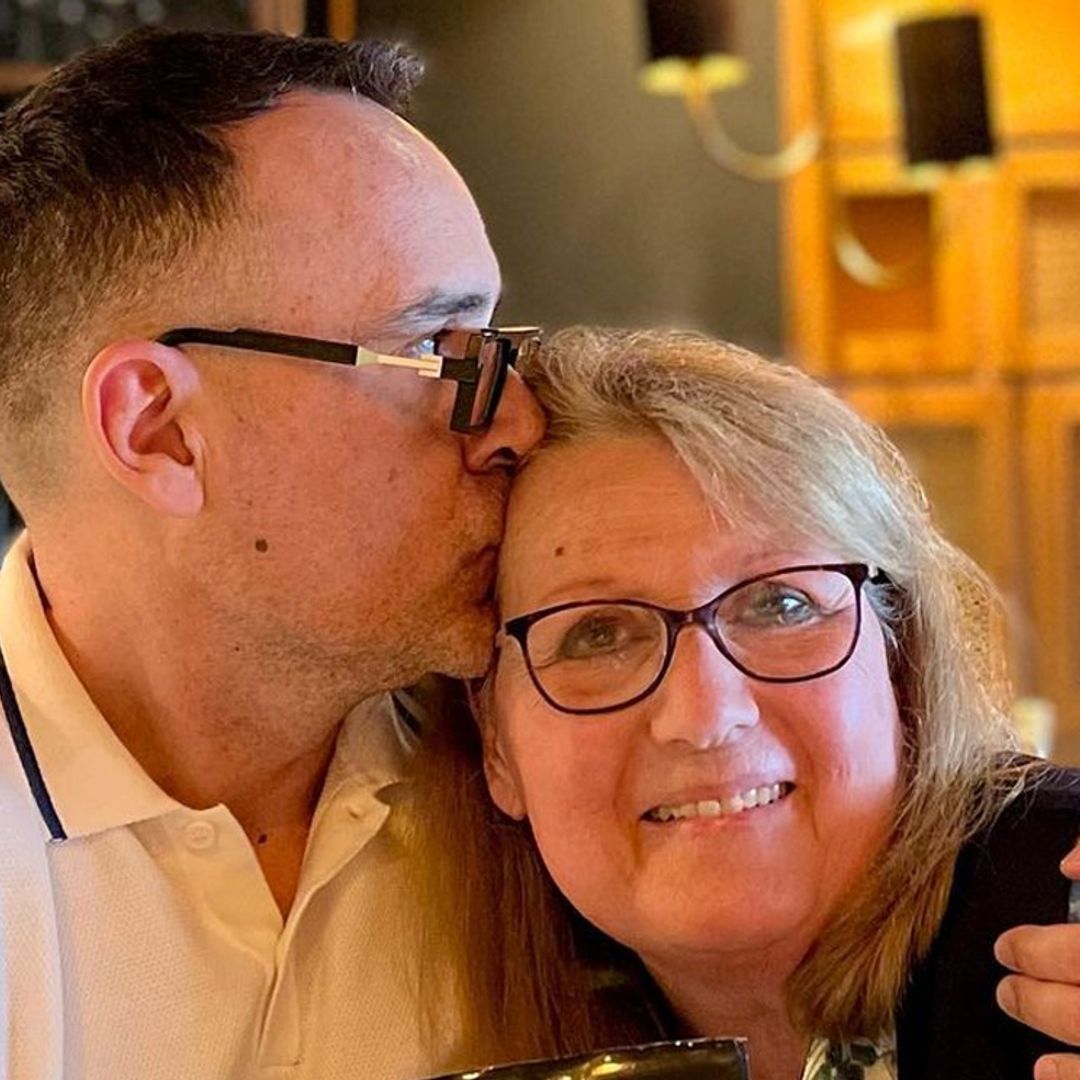Tras cuatro años sin hablarse, Risto Mejide se reconcilia con su madre y posa por primera vez con ella