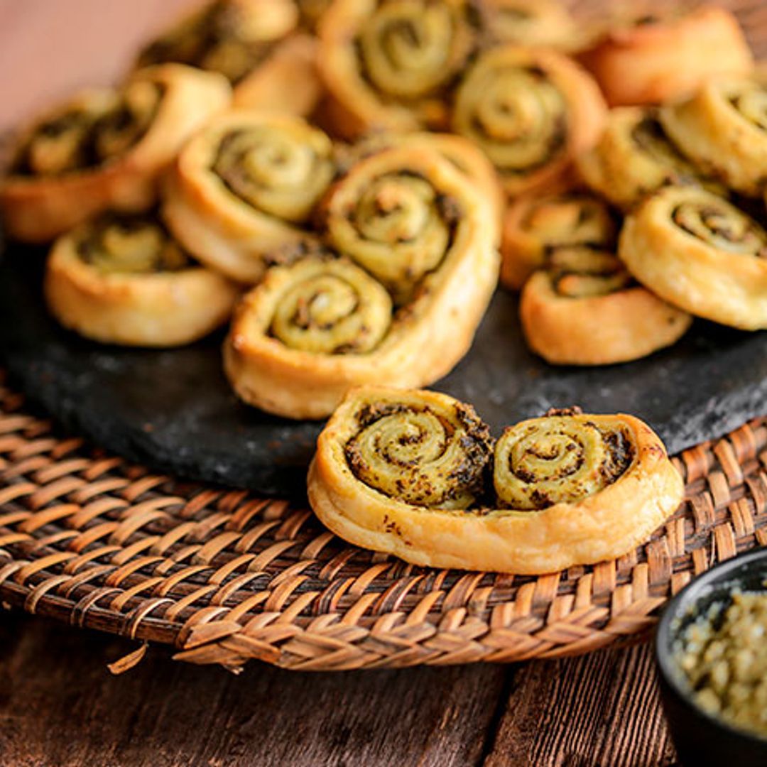 Palmeritas con pesto de pistachos