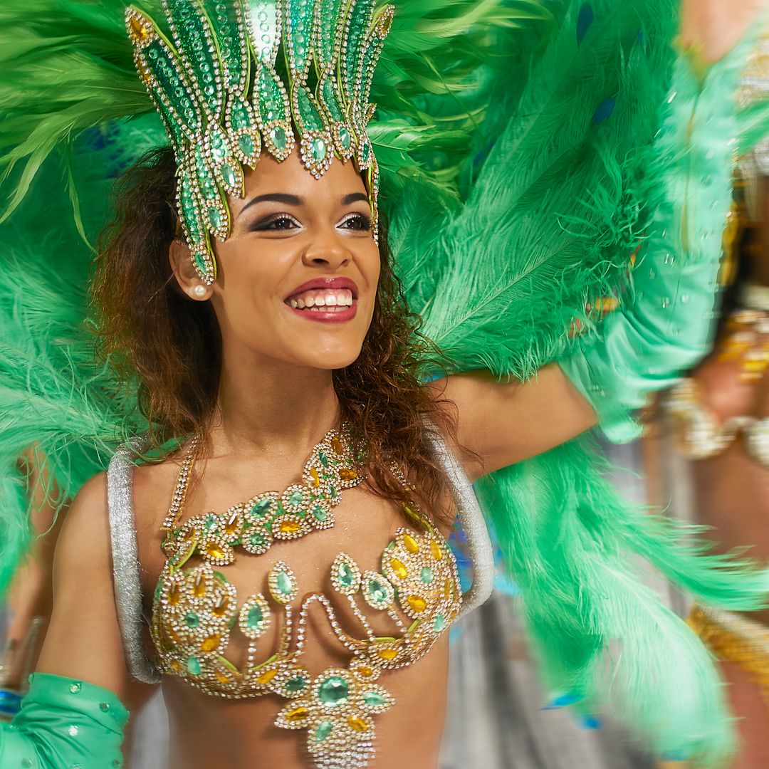 Las calles de Miami se llenan de color con el carnaval.