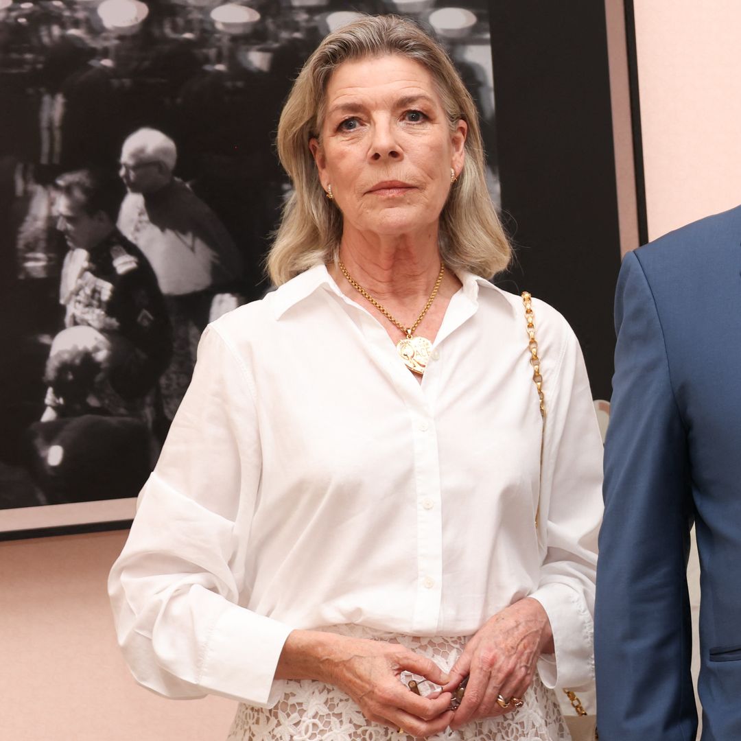 Cuando la elegancia se hereda: Carolina de Mónaco se supera en el último homenaje a Grace Kelly con una falda de flores efecto transparente