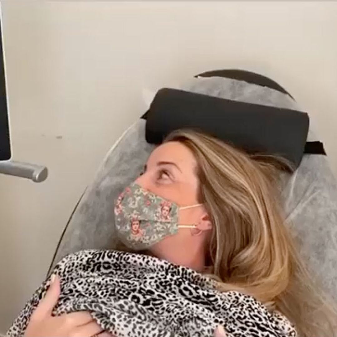 Marta Castro se va a hacer una ecografía... ¡y su bebé le saca la lengua!