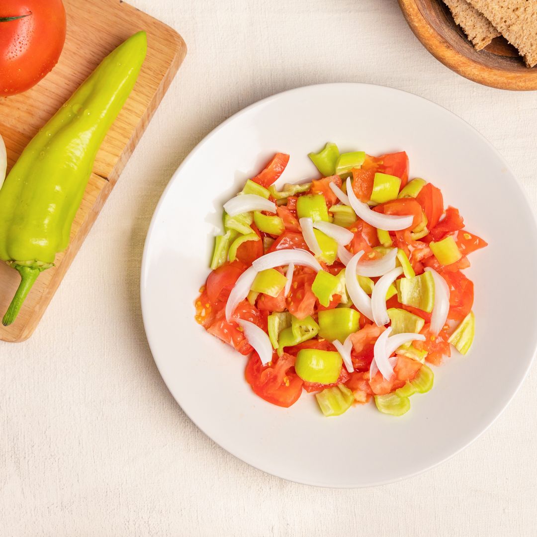 La ensalada clásica de Mallorca más fresca, sana y ligera para el verano y que tienes lista en 10 minutos