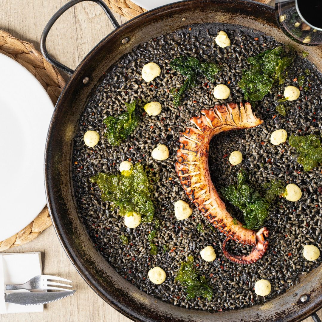 Arroz negro del restaurante Biarritz, Sotogrande, Cádiz