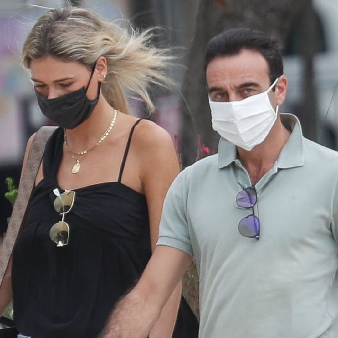 Enrique Ponce y Ana Soria, paseo y toros en el sur de Francia