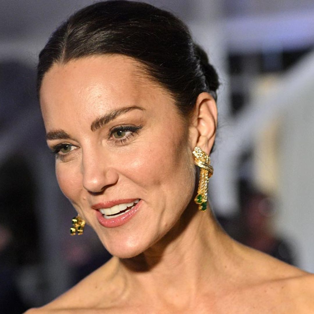 Las fabulosas joyas de la reina Isabel II que lució Kate en la cena de gala con el gobierno jamaicano