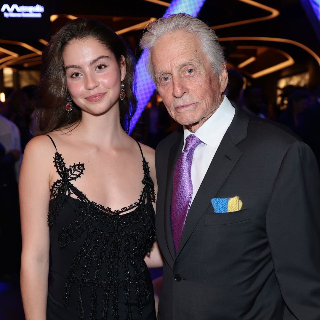 Carys Zeta Douglas y Michael Douglas