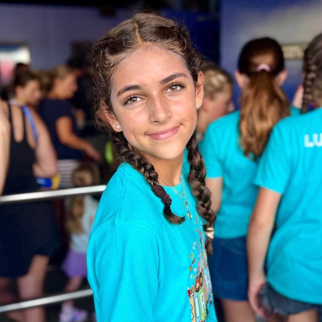 Jacky Bracamontes extiende los festejos de su hija Caro con una divertida escapada a Orlando
