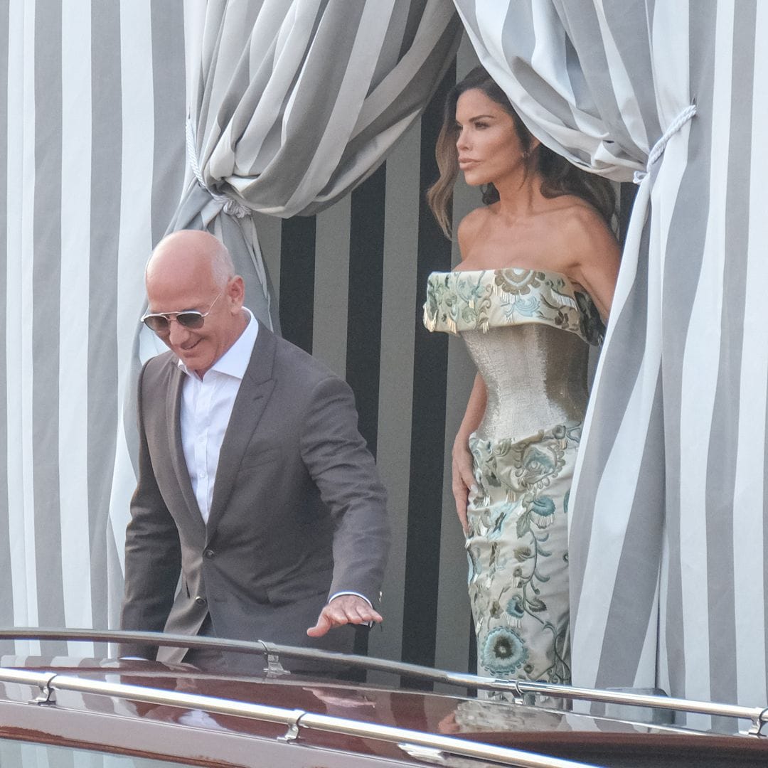 Lauren Sánchez sorprende con su primer vestido de 'novia': un espectacular Schiaparelli de alta costura