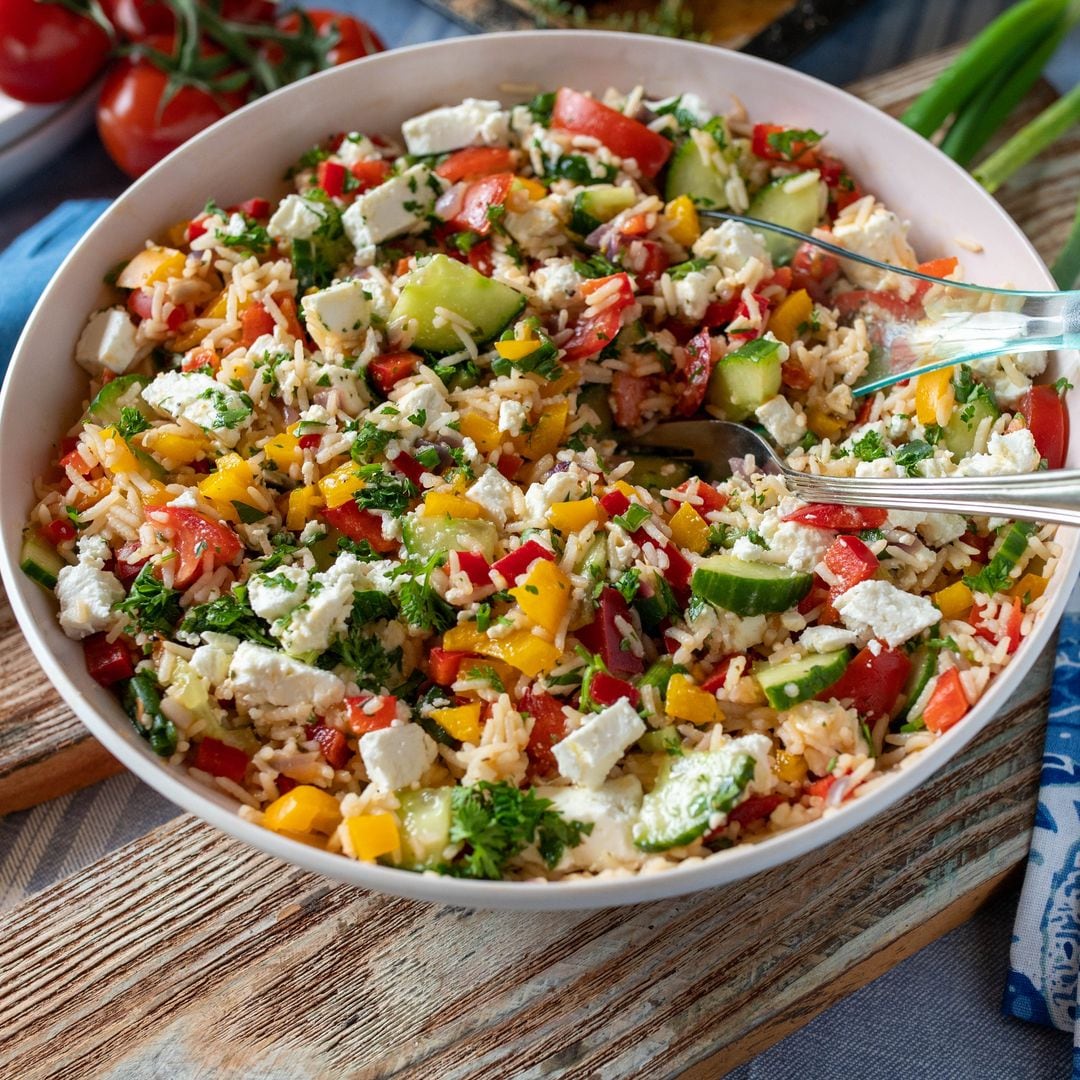 Fáciles, sanas y económicas: 15 ensaladas de arroz con las siempre acertarás
