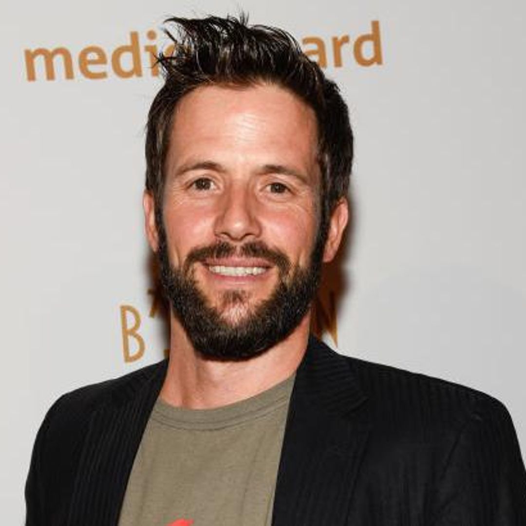 El actor Christian Oliver y sus dos pequeñas hijas fallecen en un trágico accidente aéreo