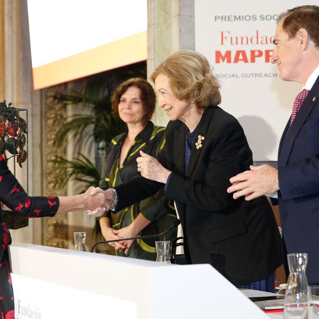 La reina Sofía y la infanta Elena premian a Carolina Herrera por su exitosa trayectoria profesional