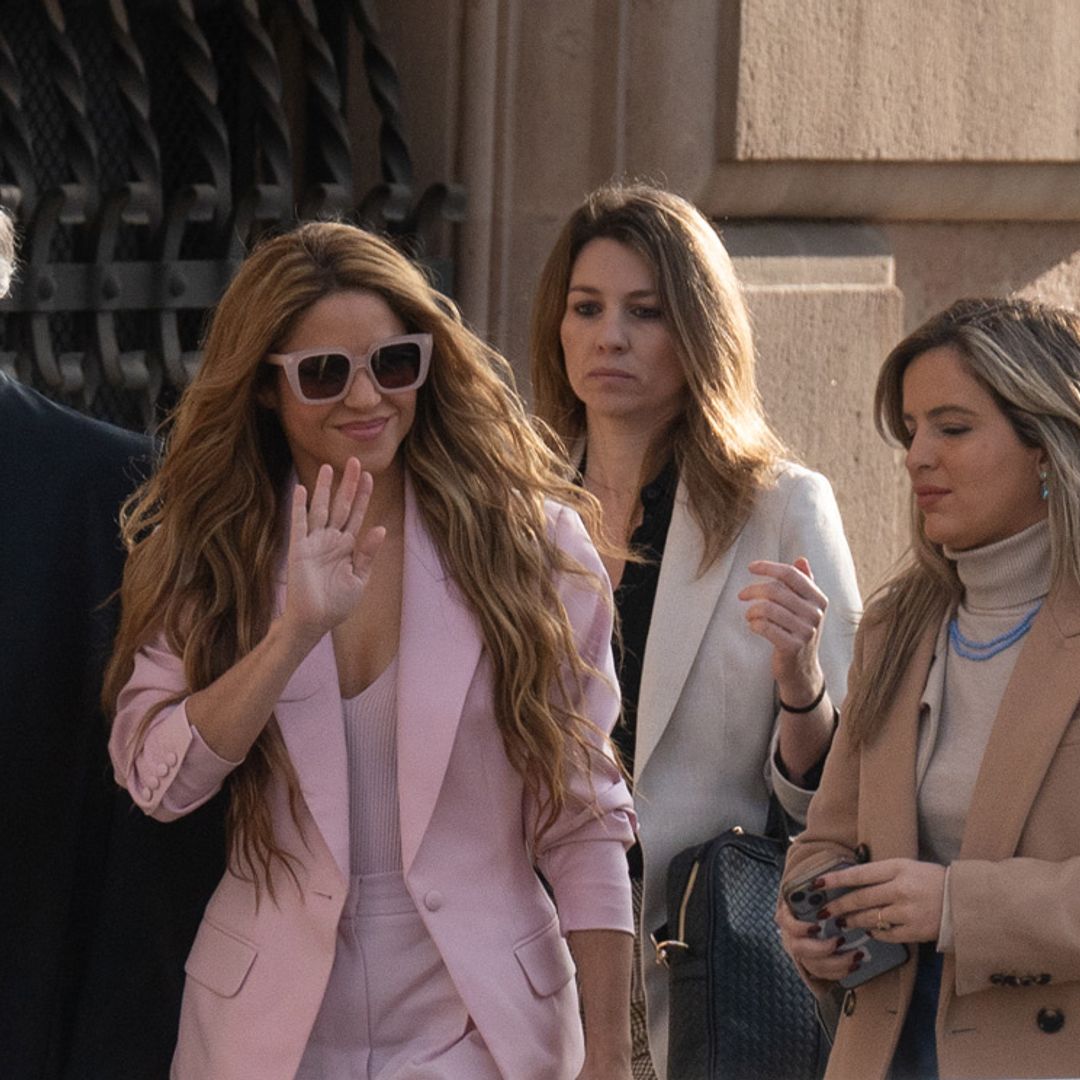 Las imágenes de Shakira respondiendo al juez tras llegar un acuerdo para evitar el proceso penal por presunto fraude fiscal