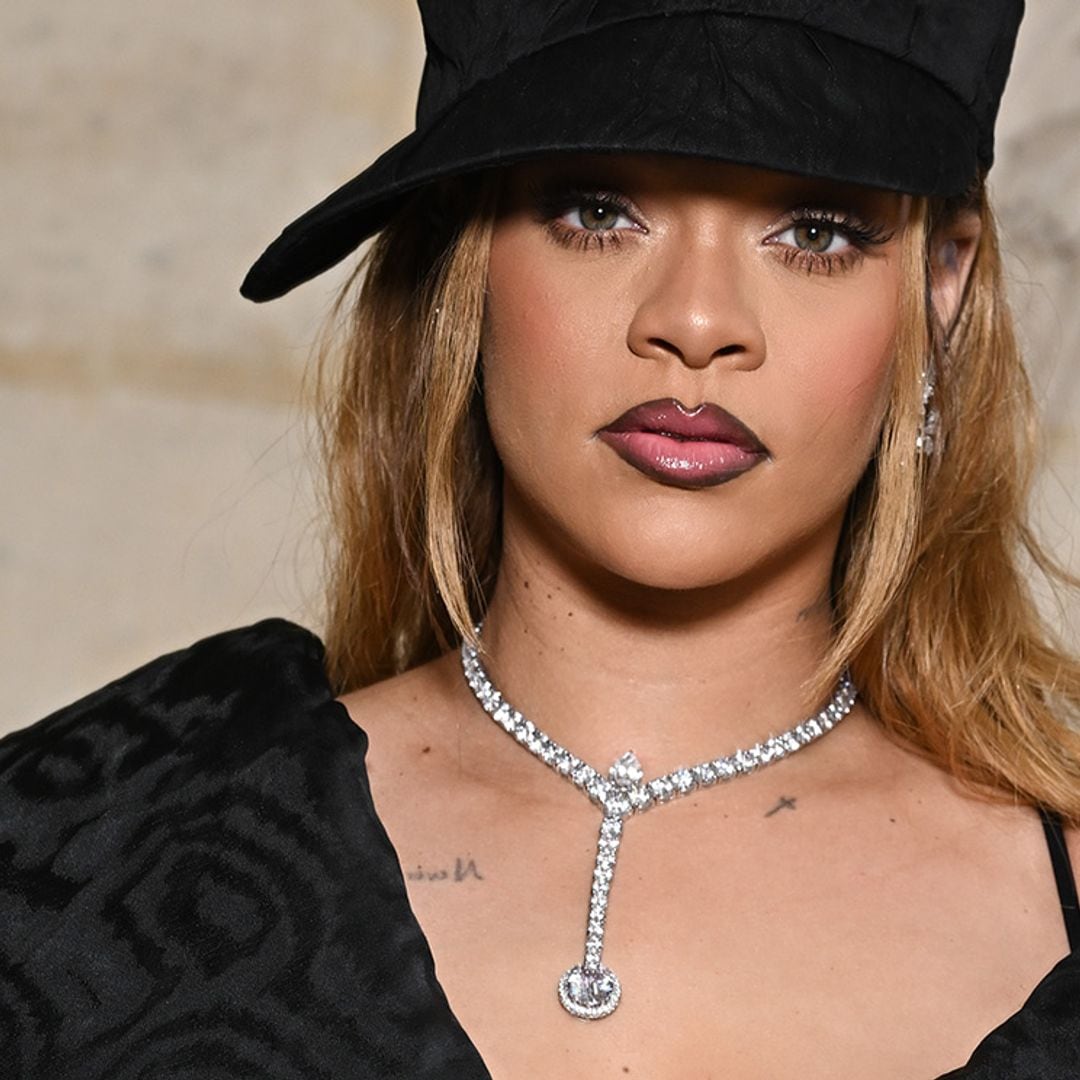 Rihanna protagoniza el momento más divertido de la Alta Costura de París al conocer a Natalie Portman
