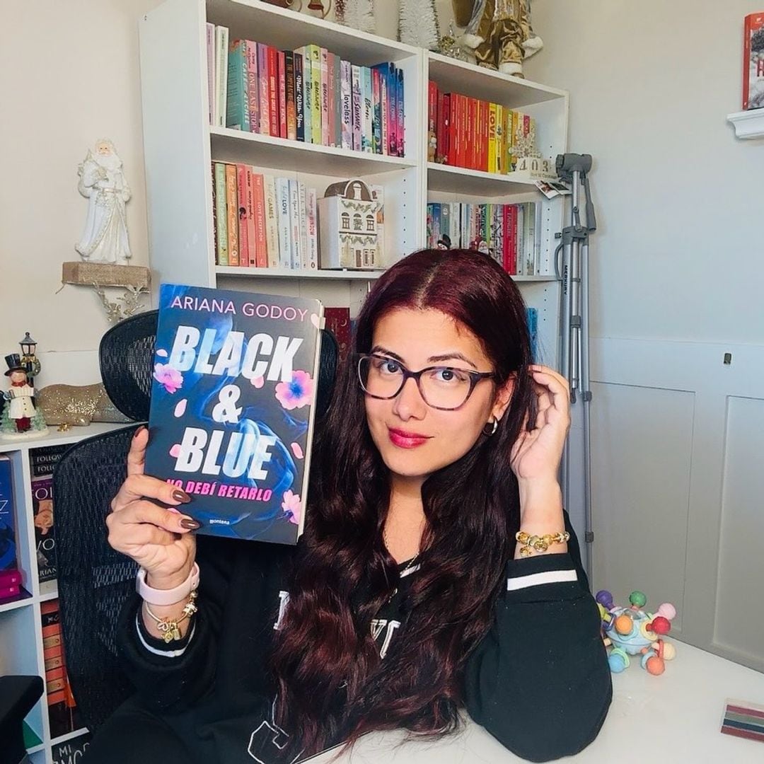 La más reciente novela de Ari Godoy es "Black & Blue".