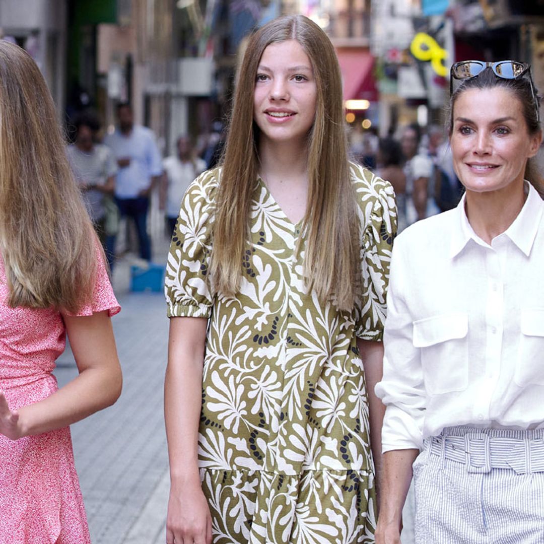 Las prendas españolas con las que la Reina y sus hijas fueron las mejores embajadoras de moda este verano