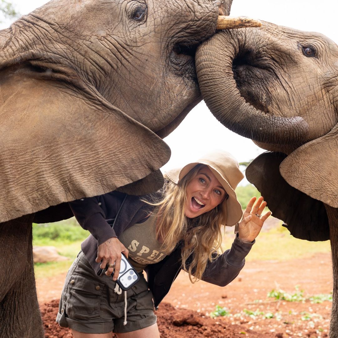 Las impresionantes fotos del safari con el que Elsa Pataky ha celebrado sus 50 con su hija India: "La aventura de mi vida"