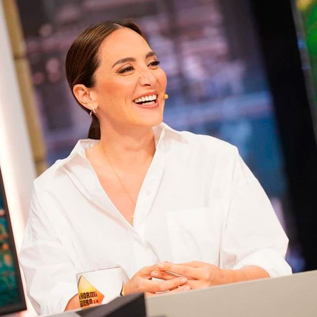 Tamara Falcó da la bienvenida a la primavera con el vestido camisero de invitada más original