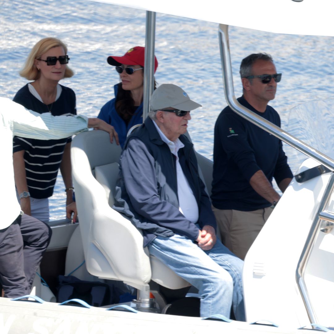 Las fotos del rey Juan Carlos en Sanxenxo con la compañía de su sobrina, María Zurita