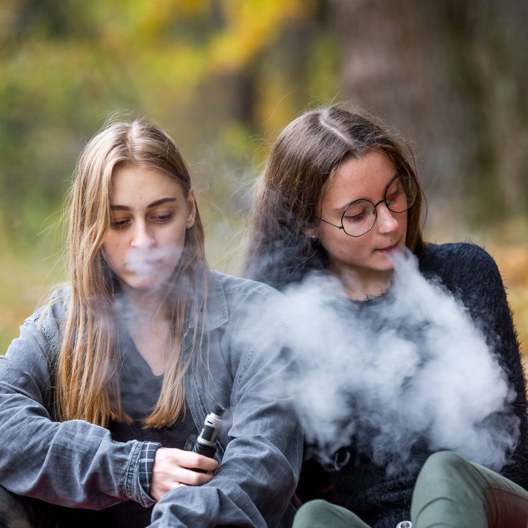La nueva Ley Antitabaco que lo cambia todo: los padres pueden pagar las multas si sus hijos fuman o vapean