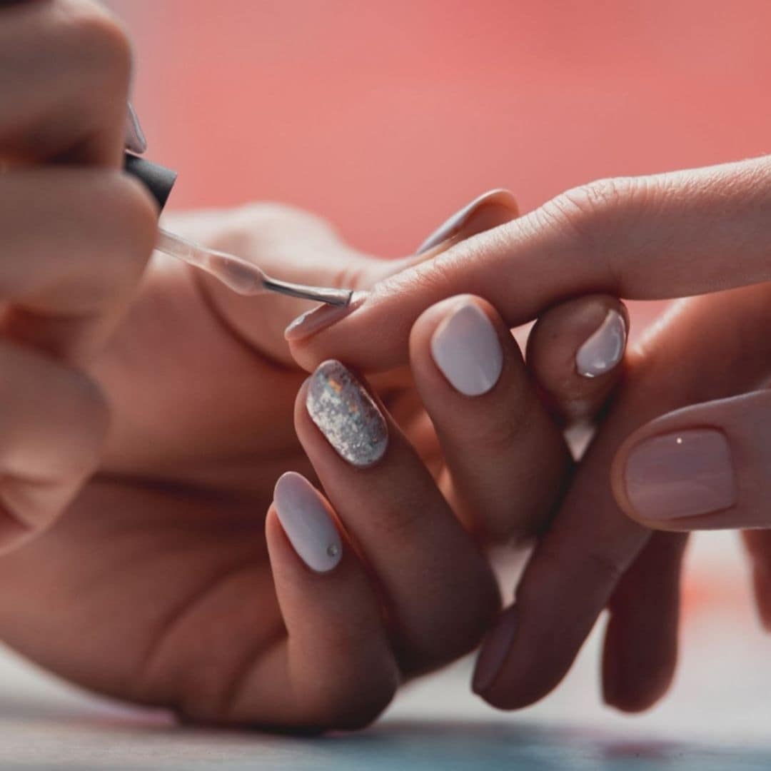 Las 5 mejores lámparas LED para uñas para una manicura de gel perfecta al instante