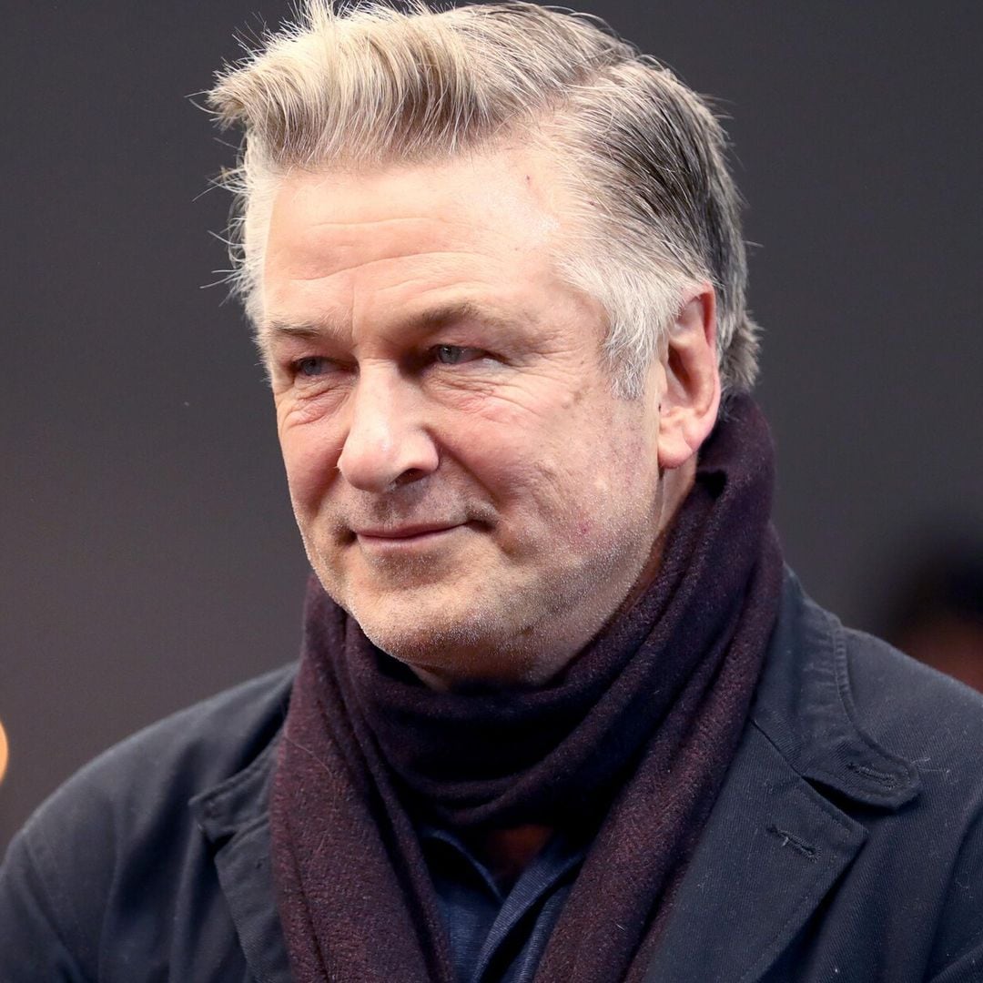Retiran los cargos de homicidio involuntario en contra de Alec Baldwin
