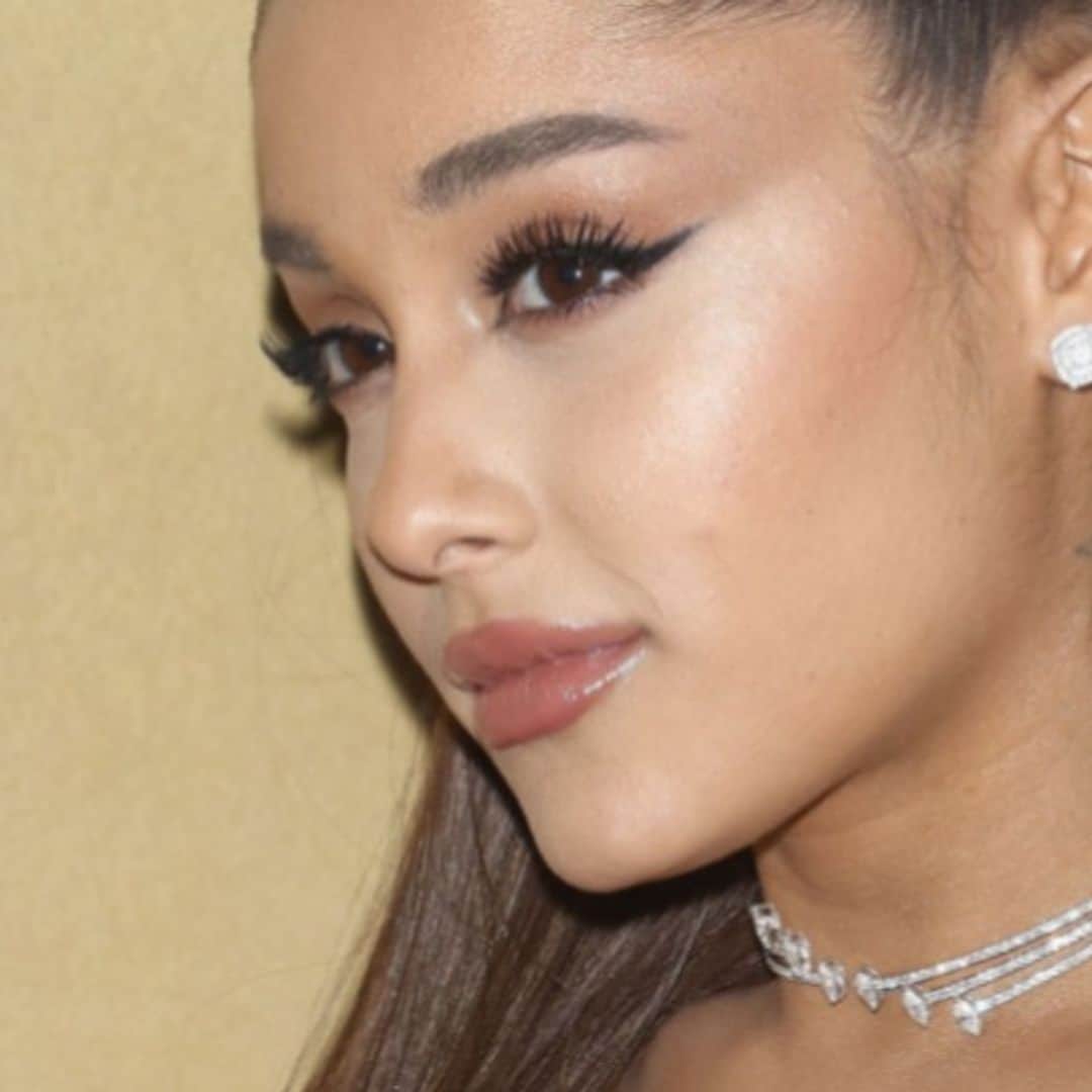 El truco de Ariana Grande para un perfecto 'cat eye'