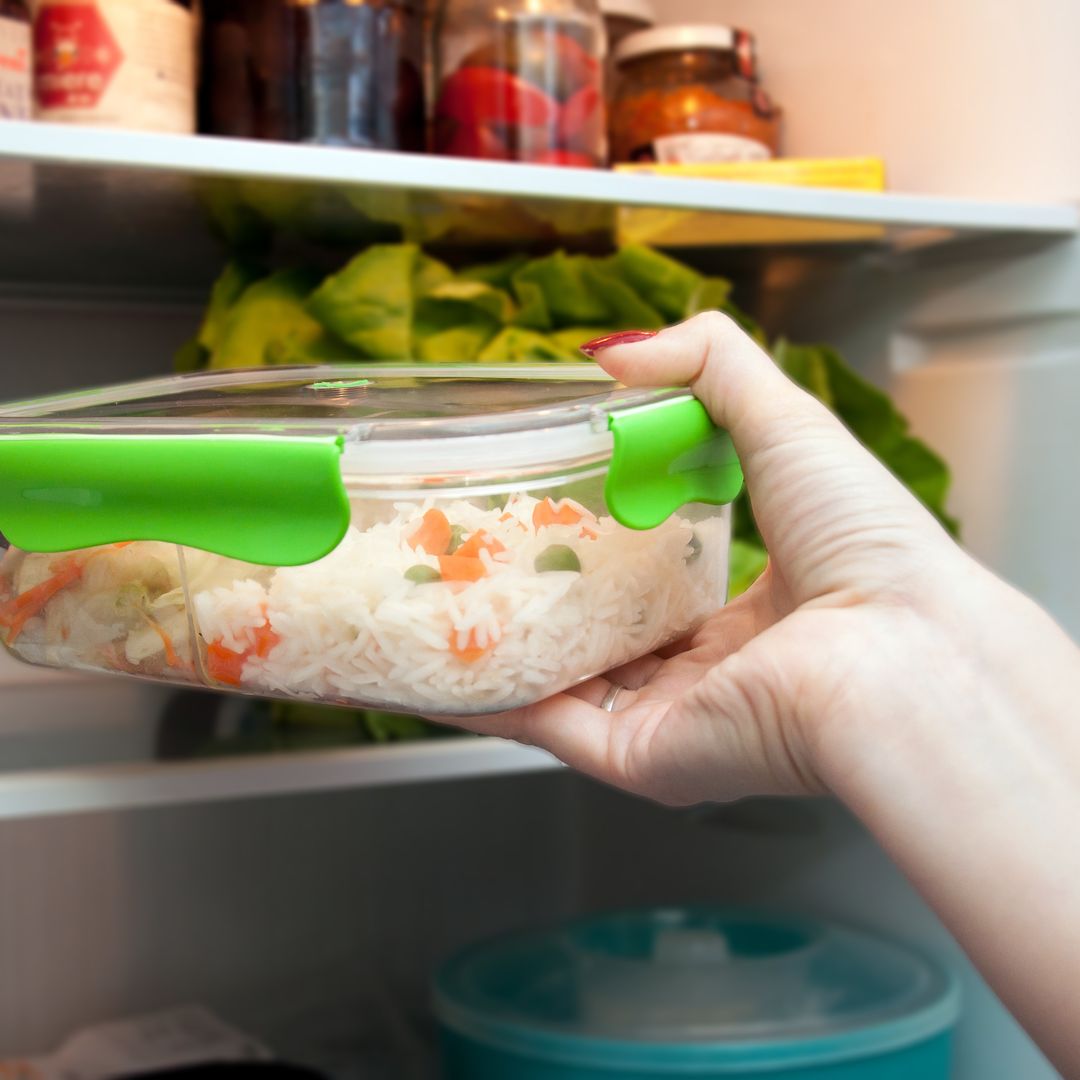 ¿Cuánto dura de verdad la comida en la nevera? La guía definitiva para evitar sustos y organizar mejor tu cocina