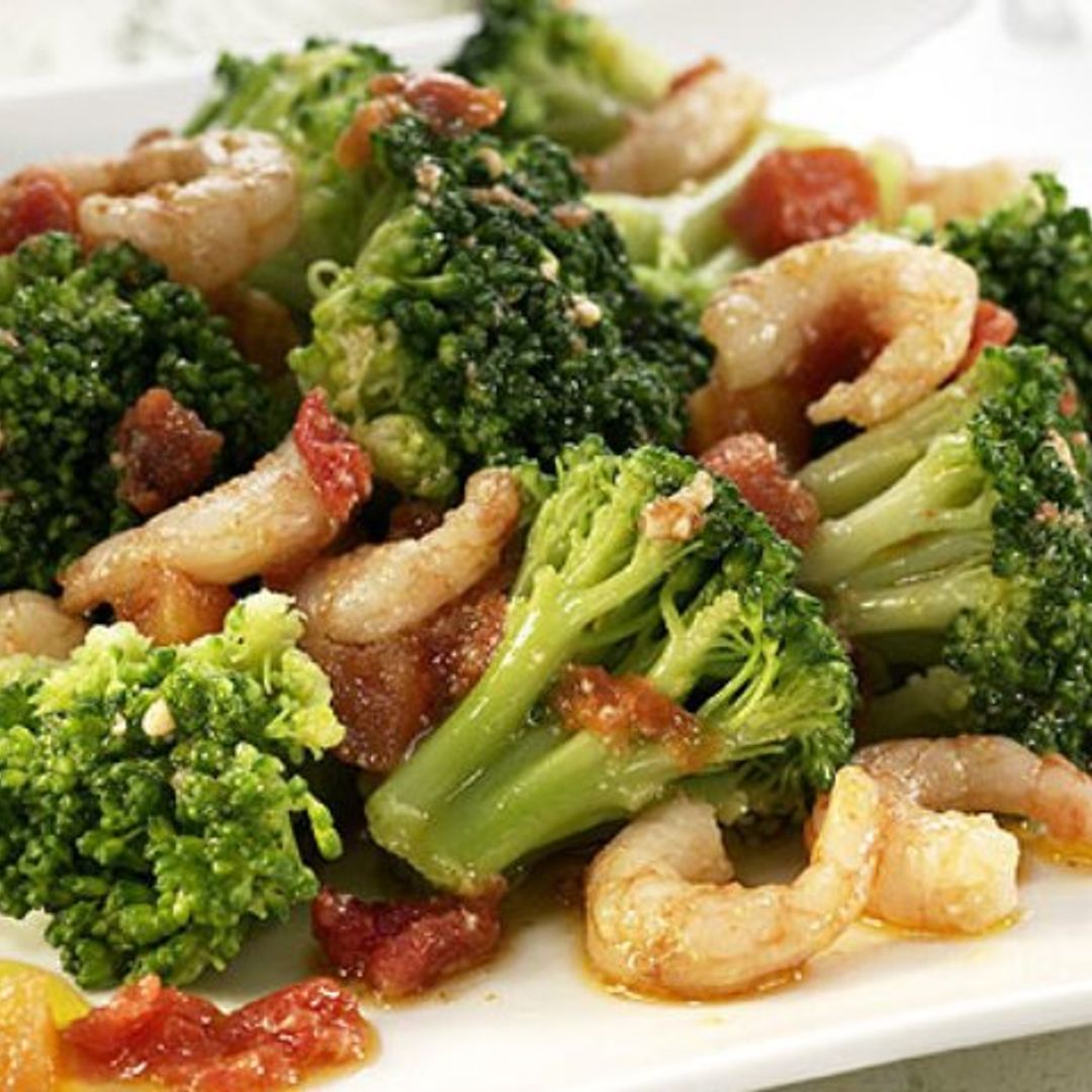 Ensalada de brócoli con vinagreta de camarones