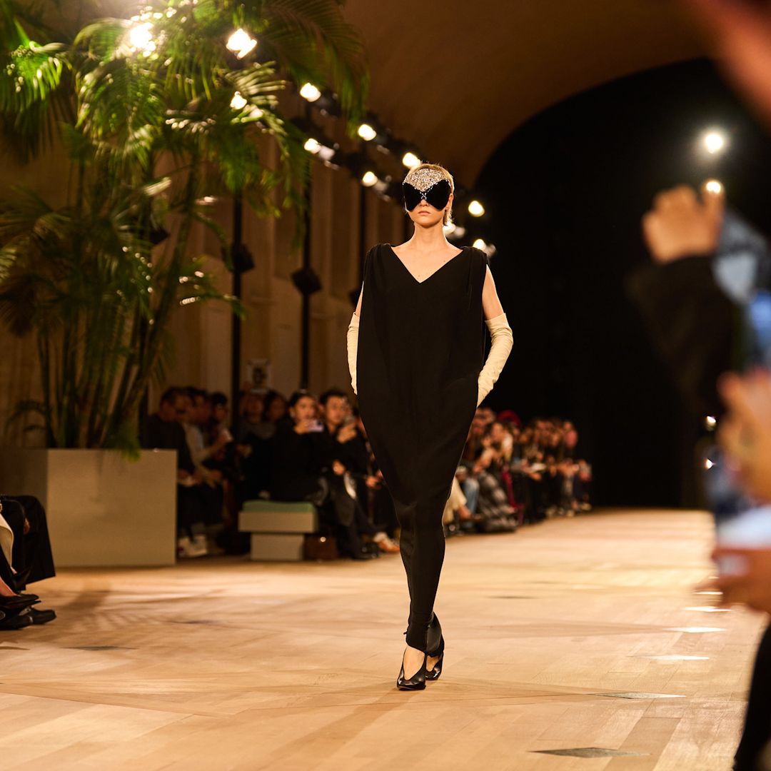 El renacer de Balenciaga: Pierpaolo Piccioli emociona en su primer desfile al frente de la firma