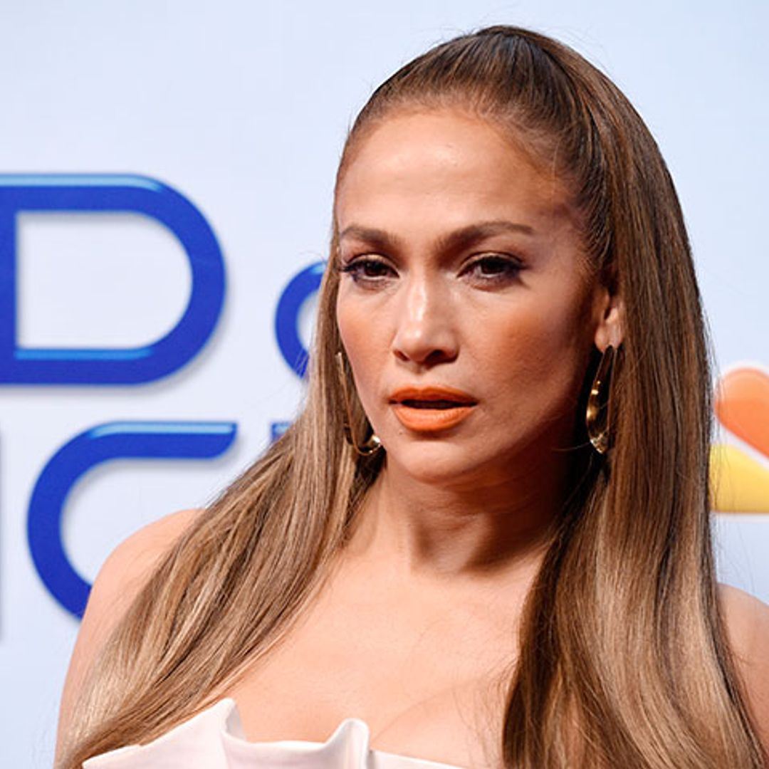 Jennifer Lopez se adelanta a la primavera con un exclusivo 'look'