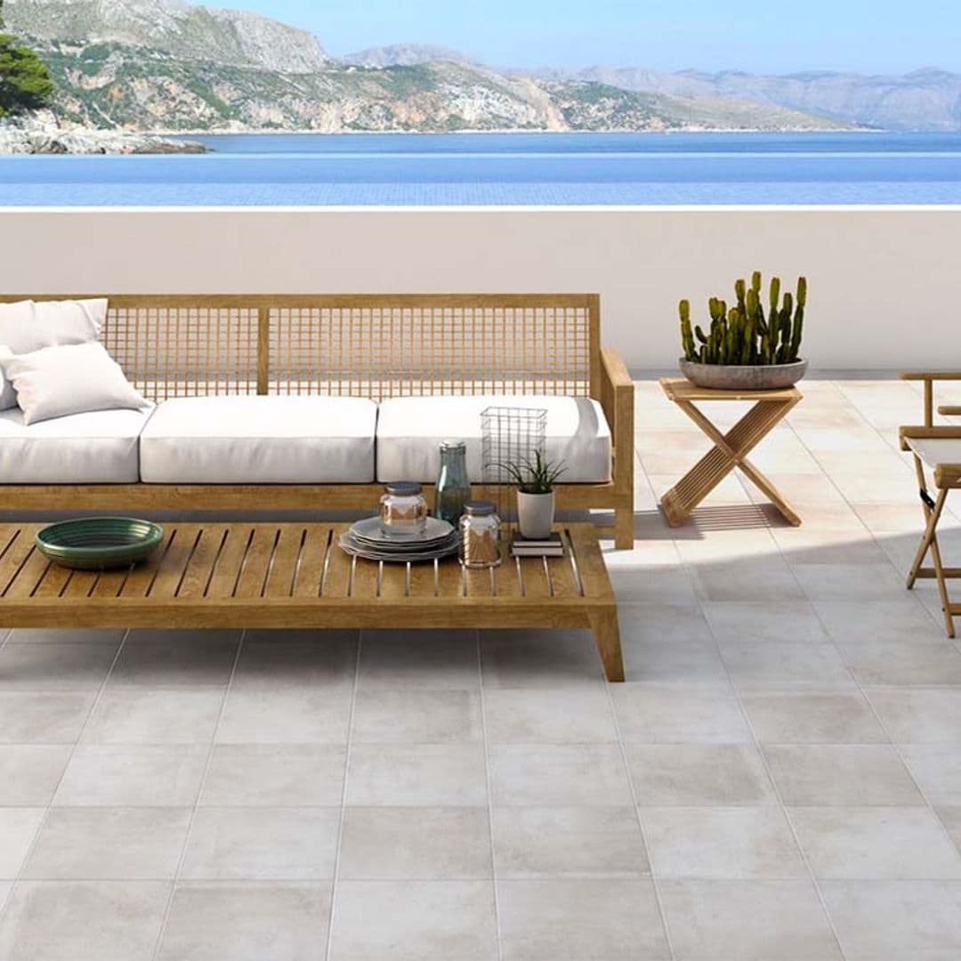 Descubre los mejores suelos de exterior para renovar la terraza