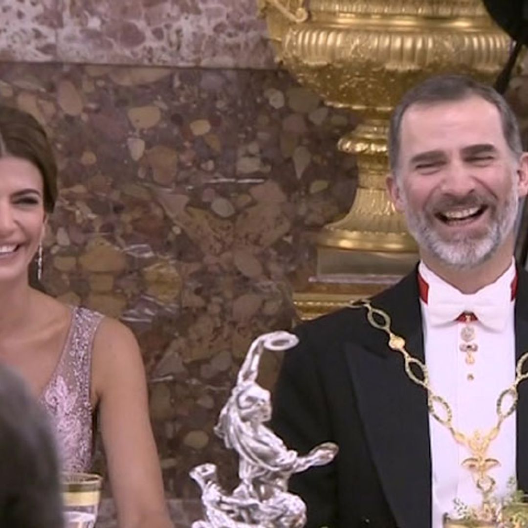 La corrección a tiempo de la Reina, la simpática broma del Presidente sobre su hija Antonia... las anécdotas para la posteridad de una gran cena de gala