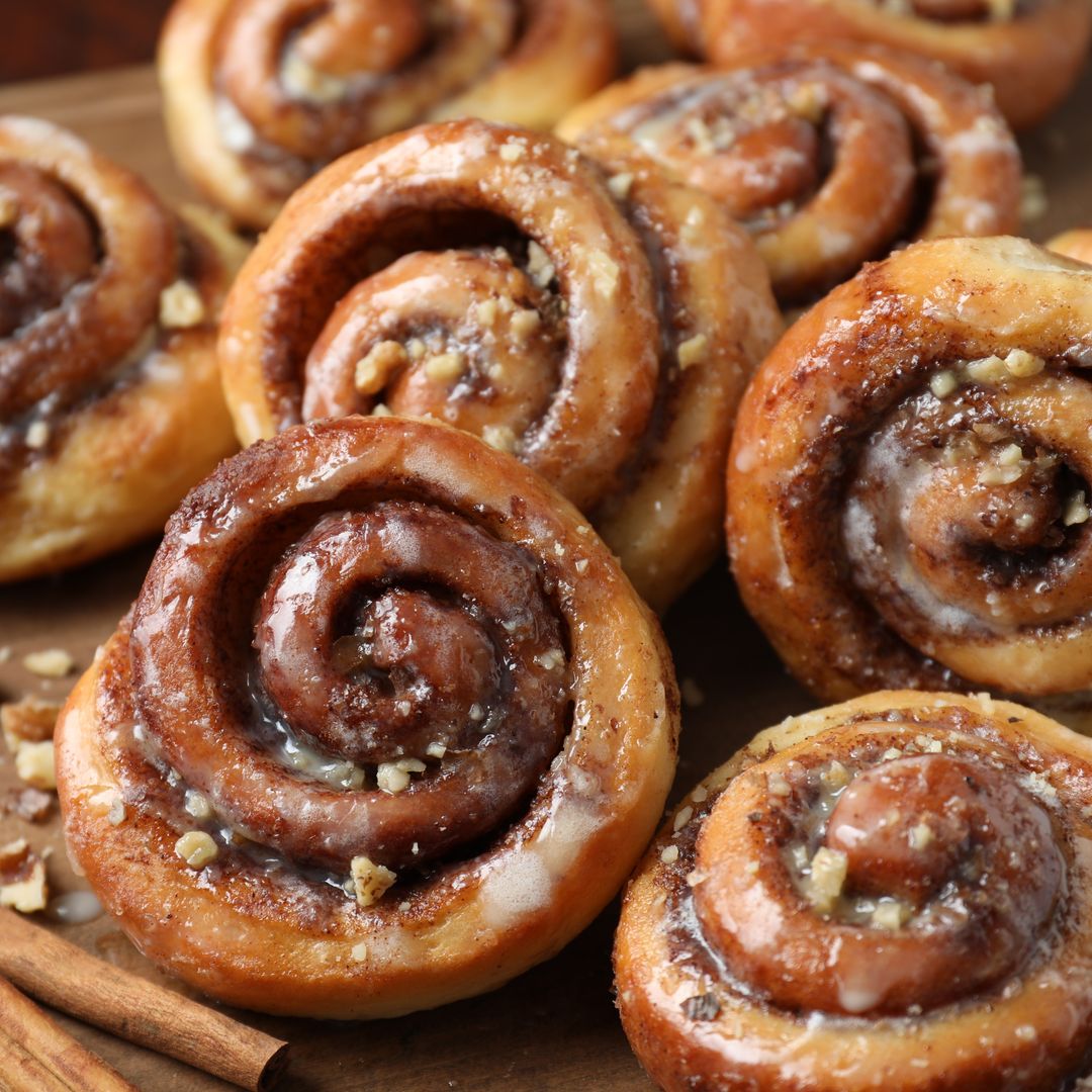 Cómo hacer cinnamon rolls saludables en el microondas: muy esponjosos y listos en menos de 5 minutos