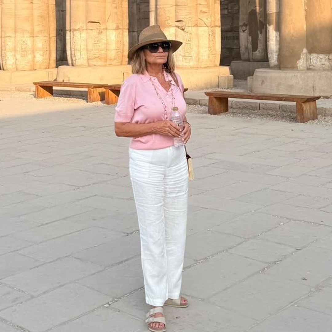 Cari Lapique recorre Egipto con su hermana Myriam y su gran pandilla: "Imbatible"