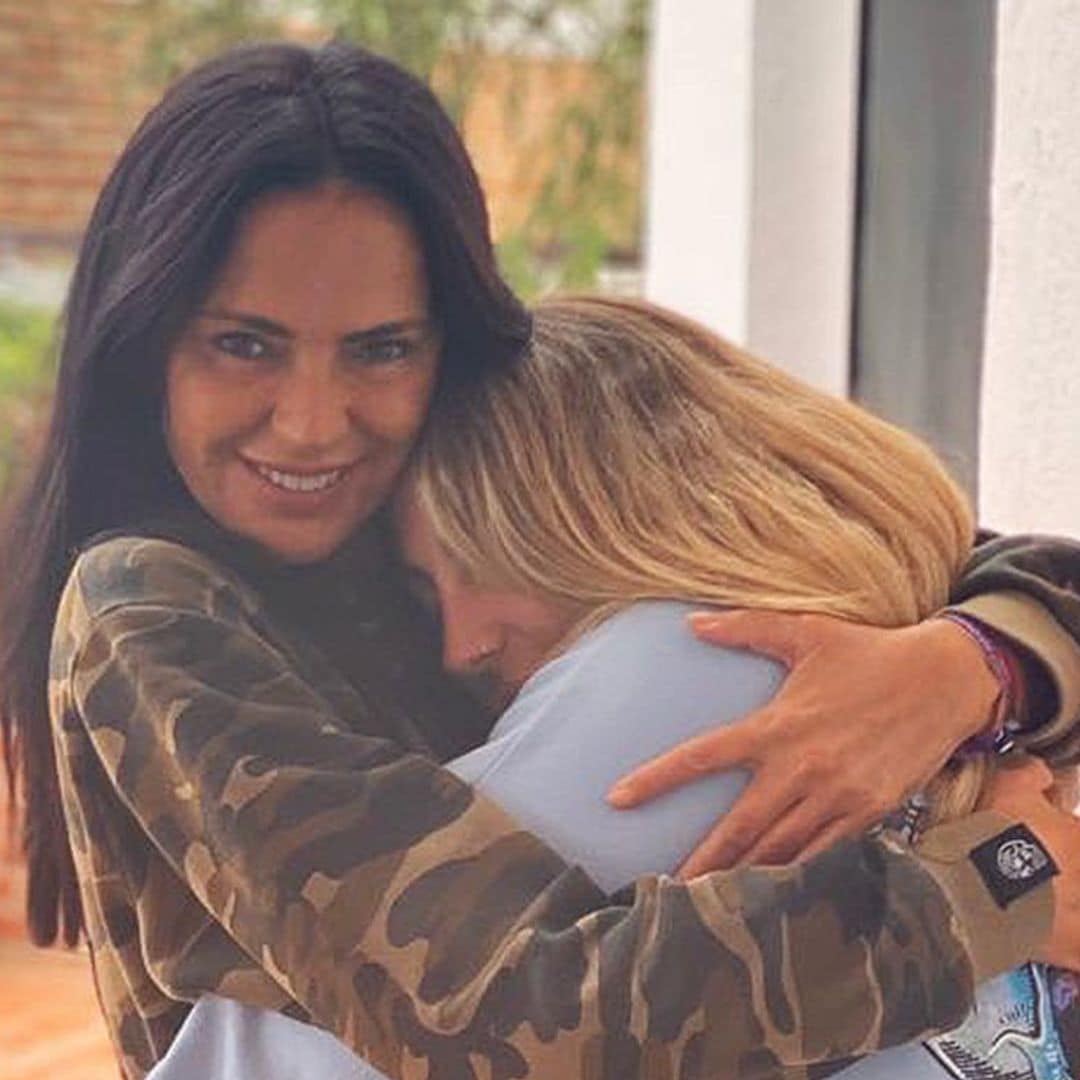 Rocío Flores viaja a Madrid para apoyar a Olga Moreno antes de su participación en 'Supervivientes'