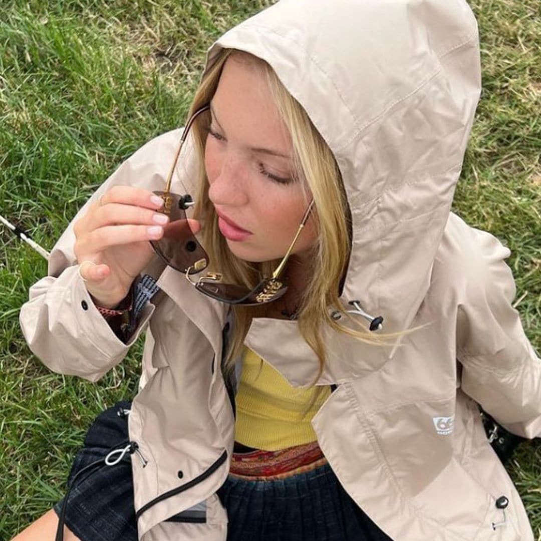 Lila Moss recrea el icónico estilo de su madre en Glastonbury casi 20 años después