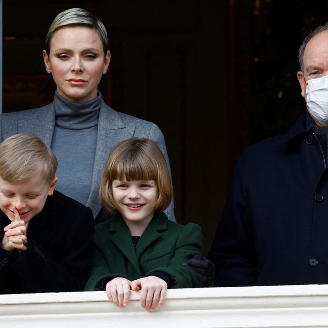 Alberto de Mónaco reaparece por sorpresa junto a Charlene y sus hijos para homenajear a la patrona del Principado