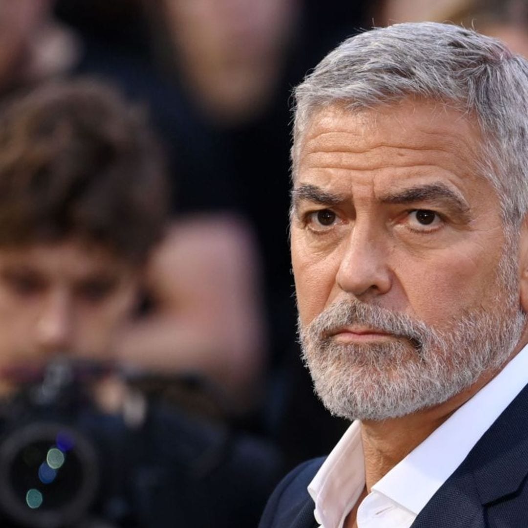George Clooney explica cómo fue su adolescencia con parálisis de Bell