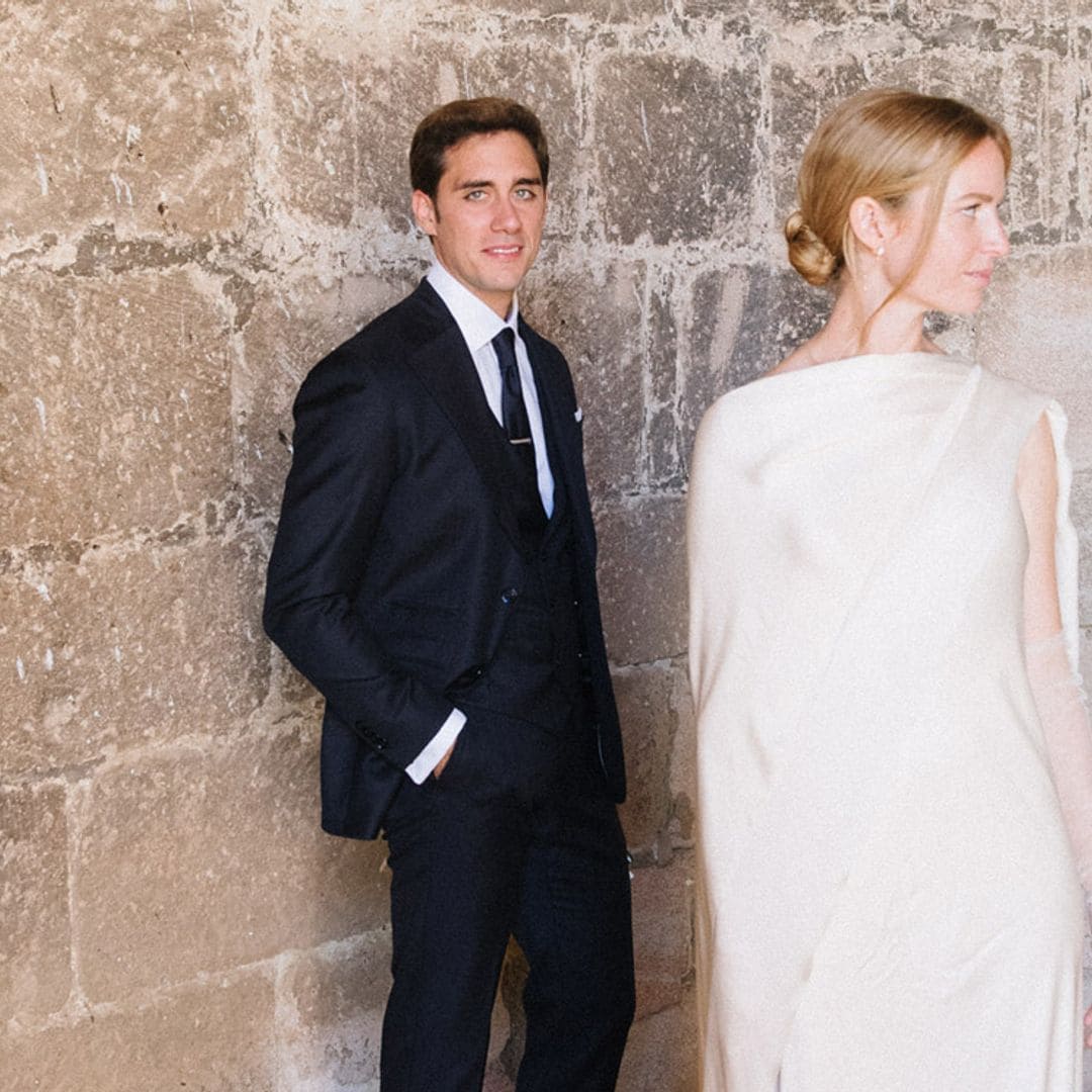 Un vestido sencillo en tono marfil, la elección de Elena para su boda en un pequeño pueblo de Teruel