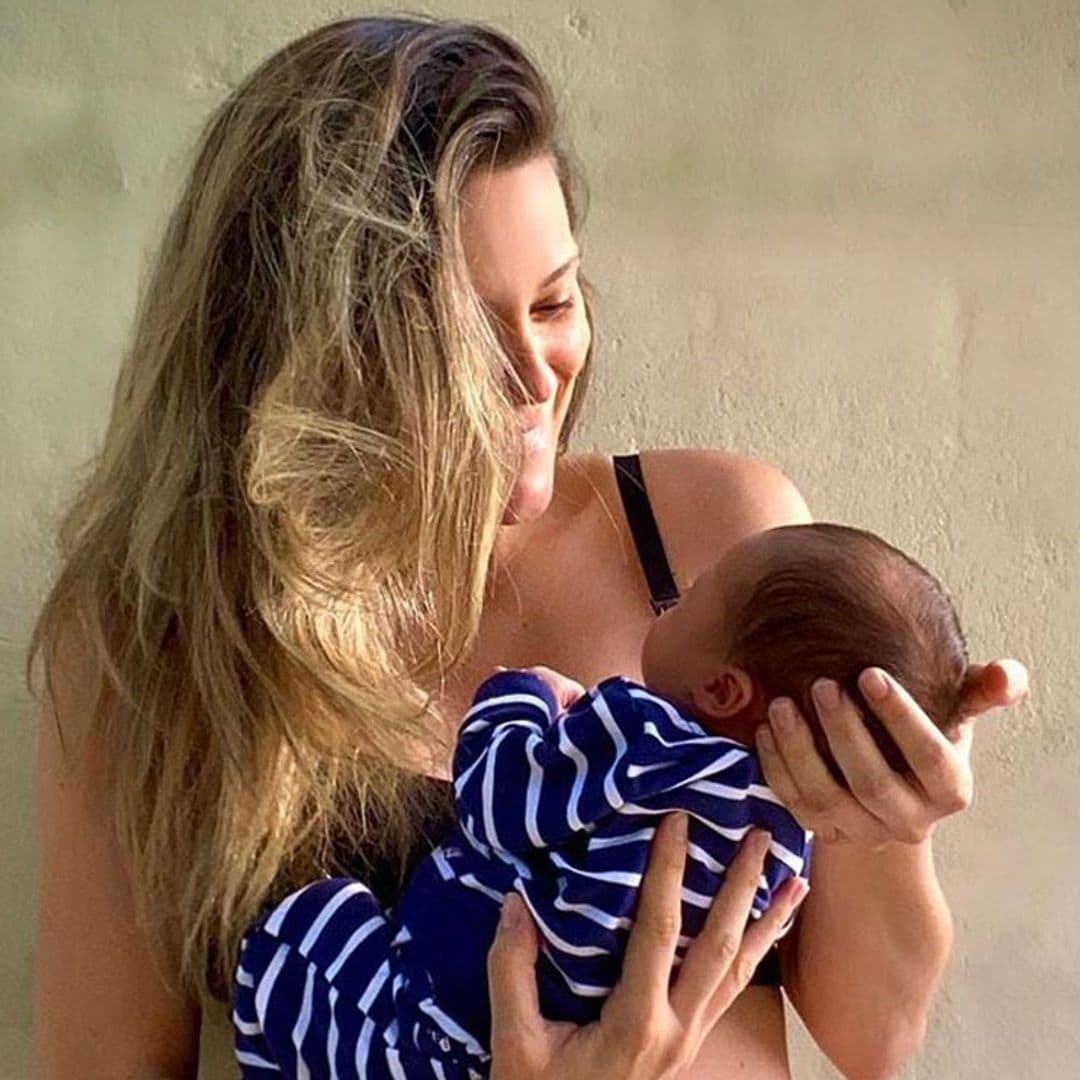 Lorena Gómez posa con su 'tesoro' diez días después de su nacimiento