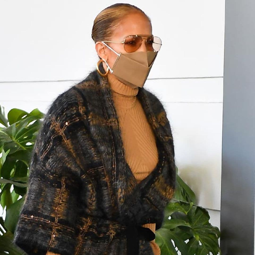 ¿Y si el armario de Jennifer Lopez se pareciera más al tuyo de lo que crees?