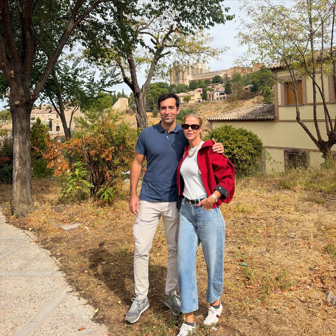 La familia Bono se reúne en Toledo por los 17 años del hijo mayor de Amelia Bono, con su novio Alejandro Reina como invitado destacado