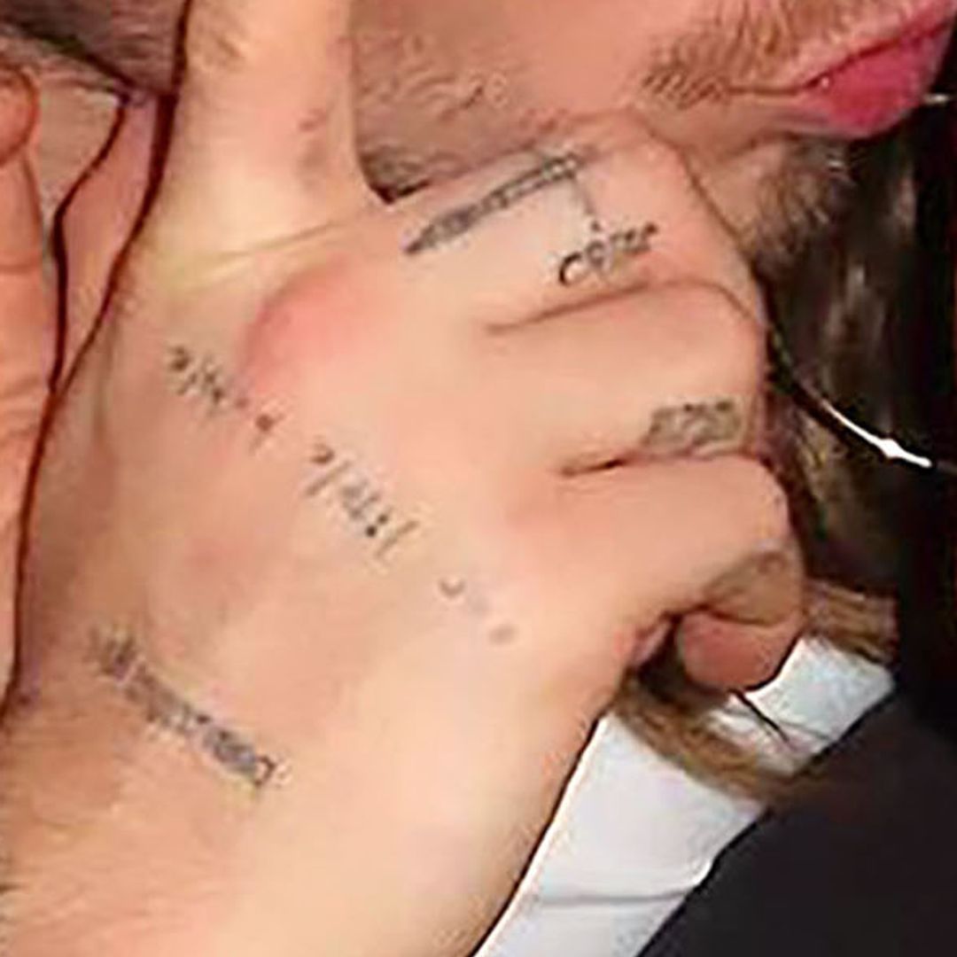 Los tatuajes en la mano derecha de Brooklyn Beckham