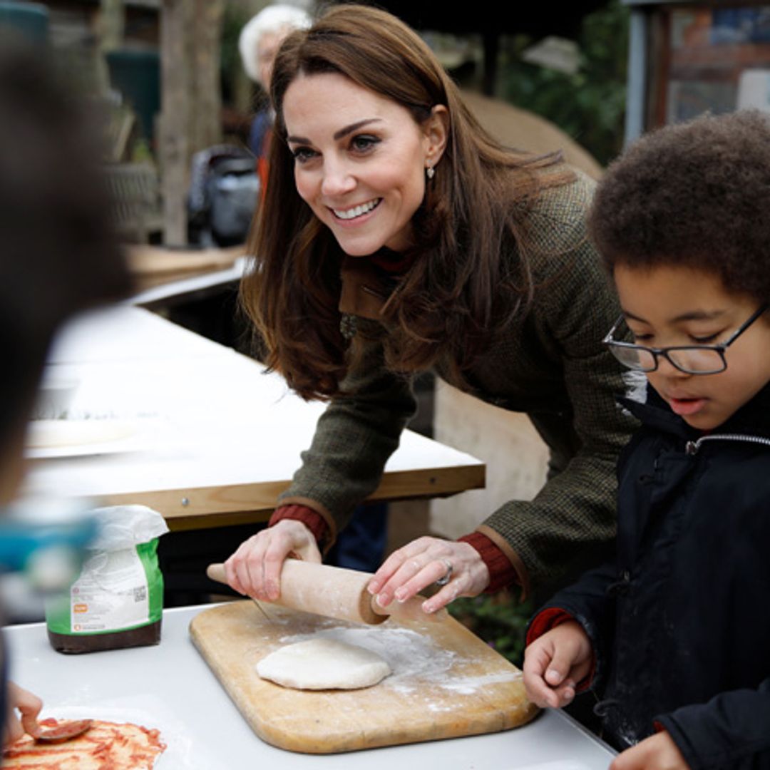 La Duquesa de Cambridge se enfrenta a las indiscretas preguntas de los más pequeños