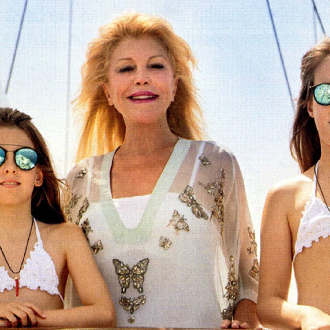 En ¡HOLA!, el glamuroso verano de la Baronesa Thyssen y sus hijas a bordo del espectacular 'Mata Mua'